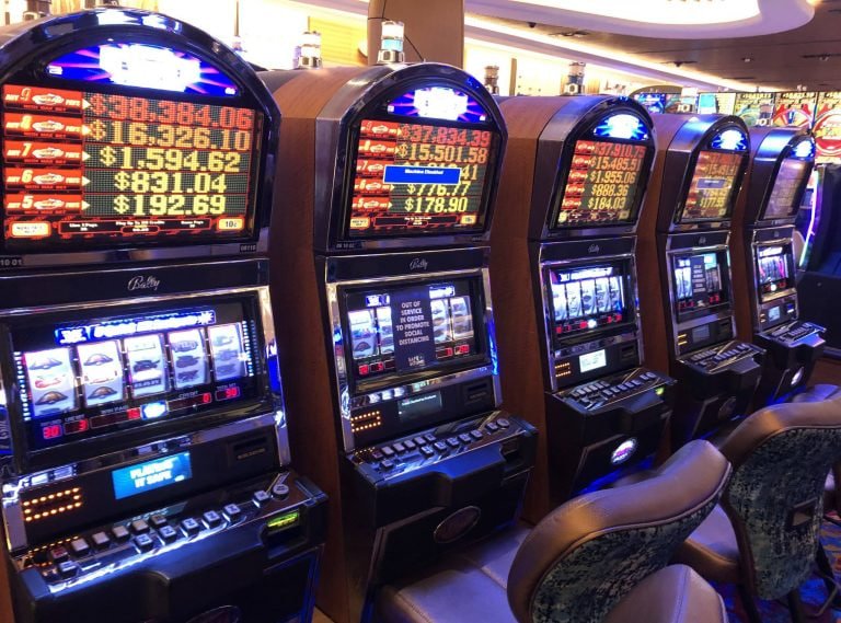 6777bet live casino page showing mobile-friendly table navigation